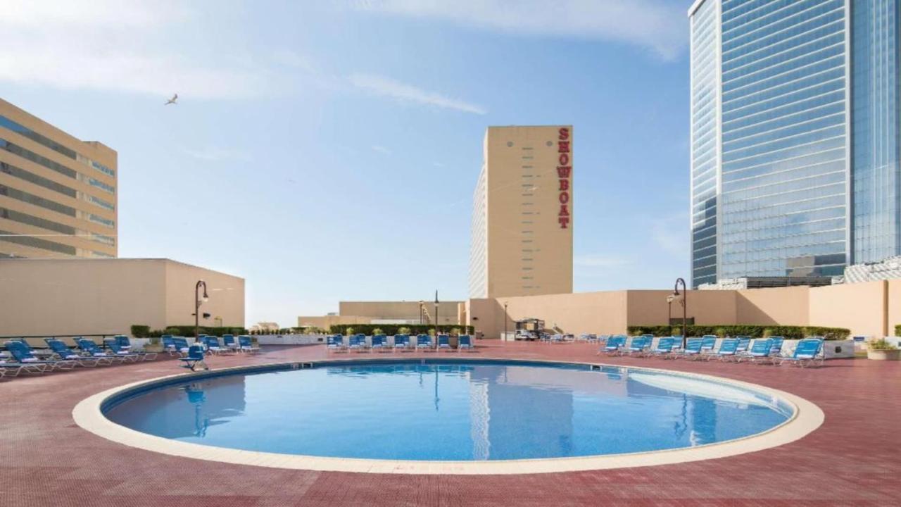 Apartment Astonishing Ocean Front Cozysuites At Showboat *